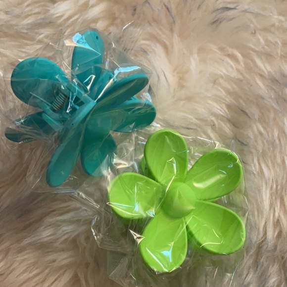 Set of 2 Flower Claw Clips - Picture 2 of 4